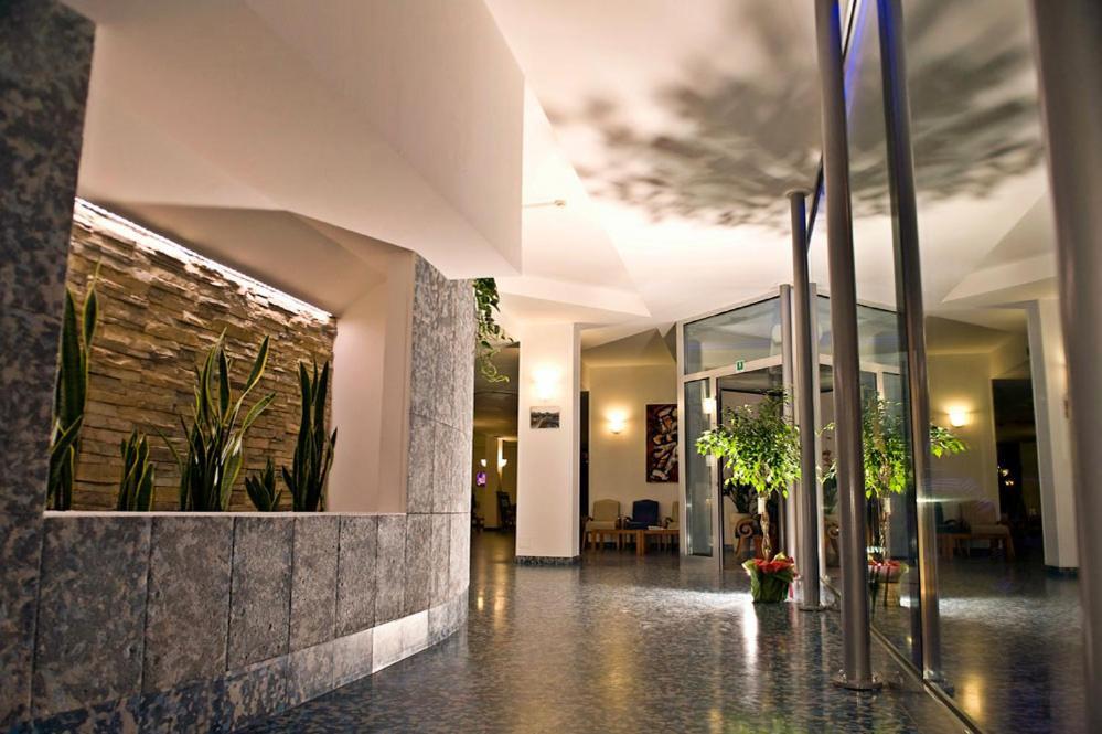 Hotel Leuco' مارتينسيكورو المظهر الخارجي الصورة