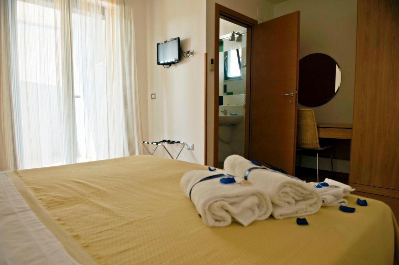 Hotel Leuco' مارتينسيكورو المظهر الخارجي الصورة