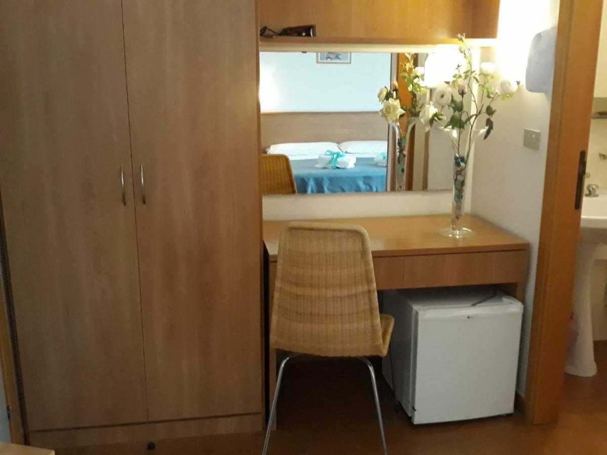 Hotel Leuco' مارتينسيكورو المظهر الخارجي الصورة