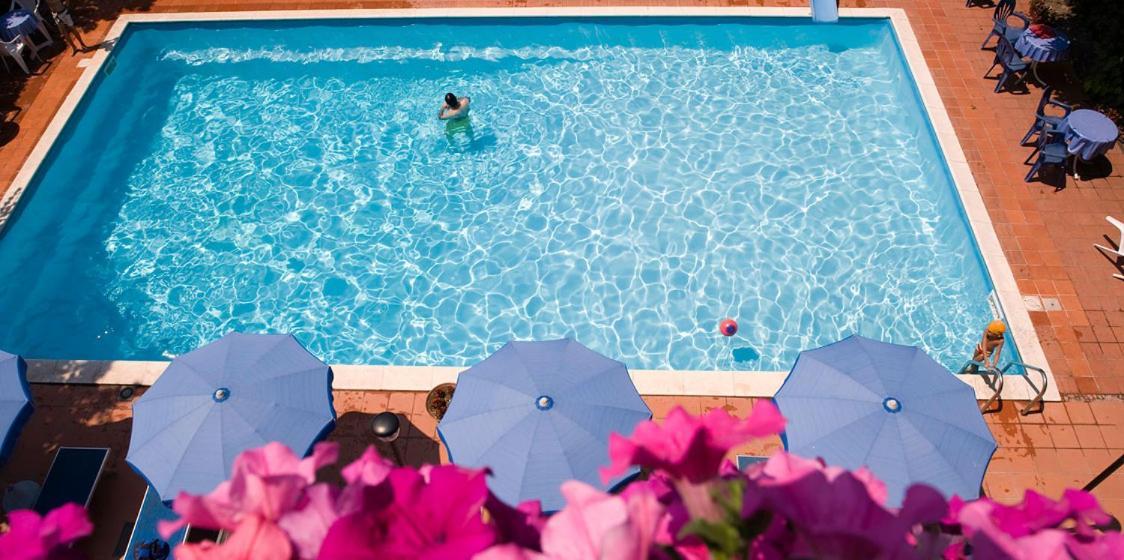 Hotel Leuco' مارتينسيكورو المظهر الخارجي الصورة