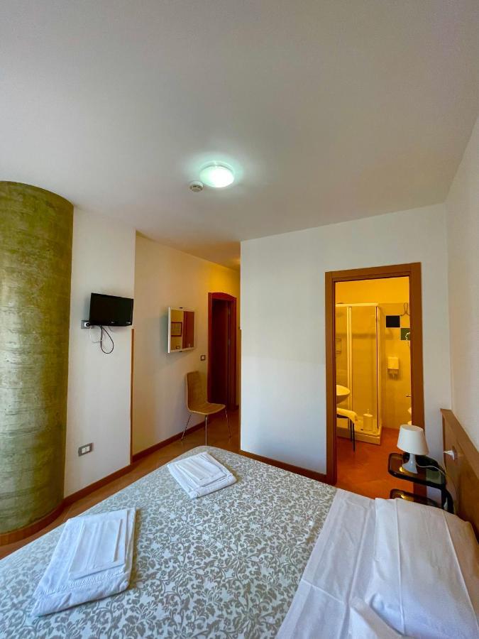 Hotel Leuco' مارتينسيكورو المظهر الخارجي الصورة