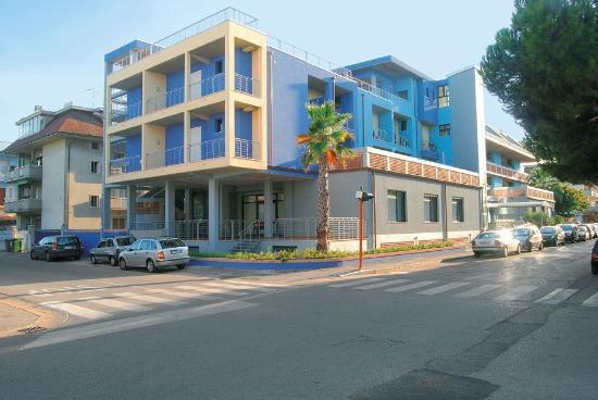 Hotel Leuco' مارتينسيكورو المظهر الخارجي الصورة