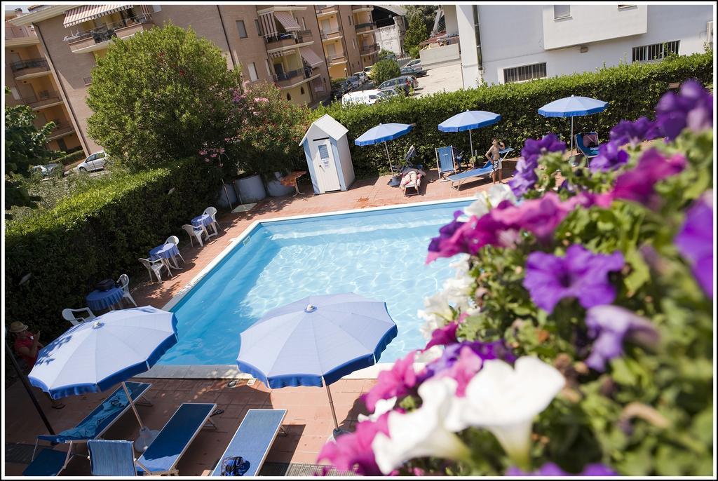 Hotel Leuco' مارتينسيكورو المظهر الخارجي الصورة