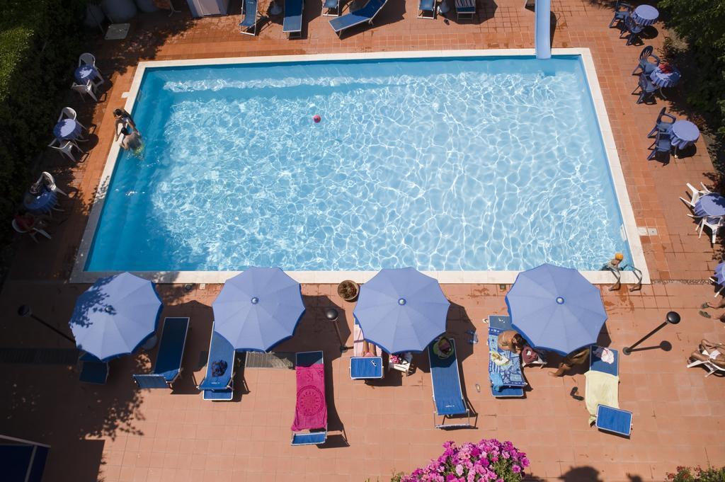 Hotel Leuco' مارتينسيكورو المظهر الخارجي الصورة